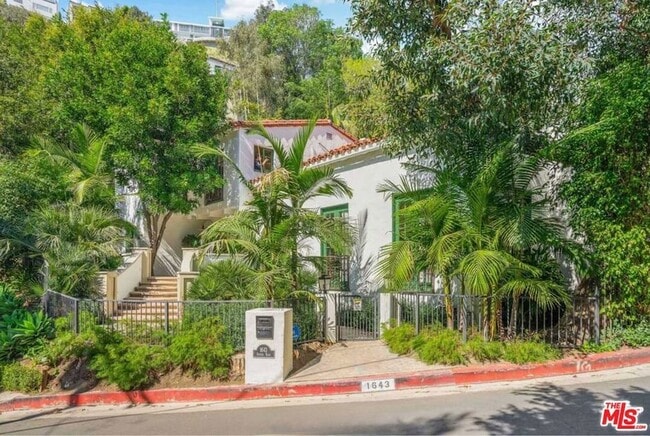 1643 Queens Rd, Unit 2-262 in Los Angeles, CA - Building Photo - Building Photo