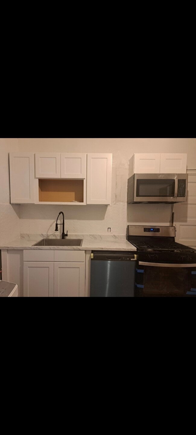5110 Wayne Ave, Unit 3rd Fl
