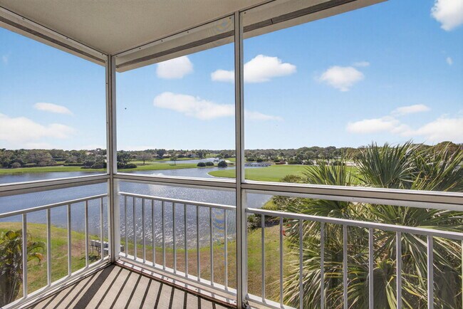 2421 Village Blvd in West Palm Beach, FL - Building Photo - Building Photo