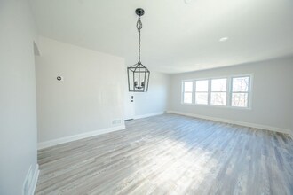 2242 N Lavergne Ave-Unit -2 in Chicago, IL - Building Photo - Building Photo