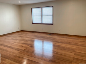 76 Houston Terrace in Stamford, CT - Building Photo - Building Photo