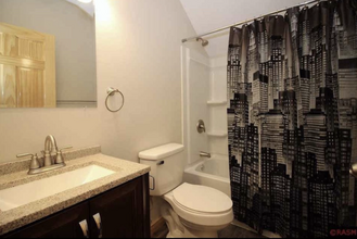118 Van Brunt St, Unit 2 in Mankato, MN - Foto de edificio - Building Photo