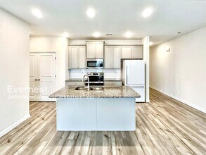 4708 Fairfax Dr in Oakwood, GA - Building Photo - Building Photo