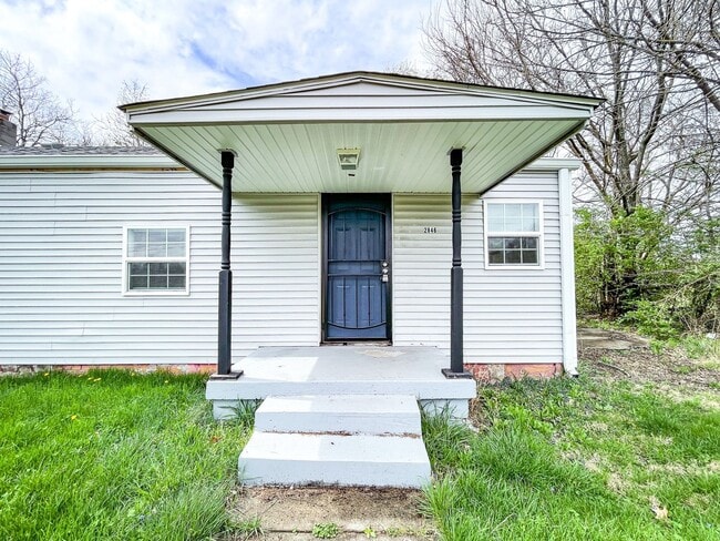 2846-2846 Dr Andrew J Brown Ave in Indianapolis, IN - Building Photo - Building Photo