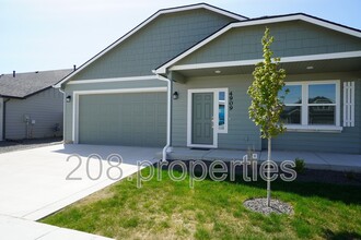 4909 E Lentil St in Nampa, ID - Building Photo - Building Photo