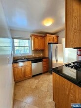 63 W Hudson Ave, Unit B9 in Englewood, NJ - Building Photo - Building Photo
