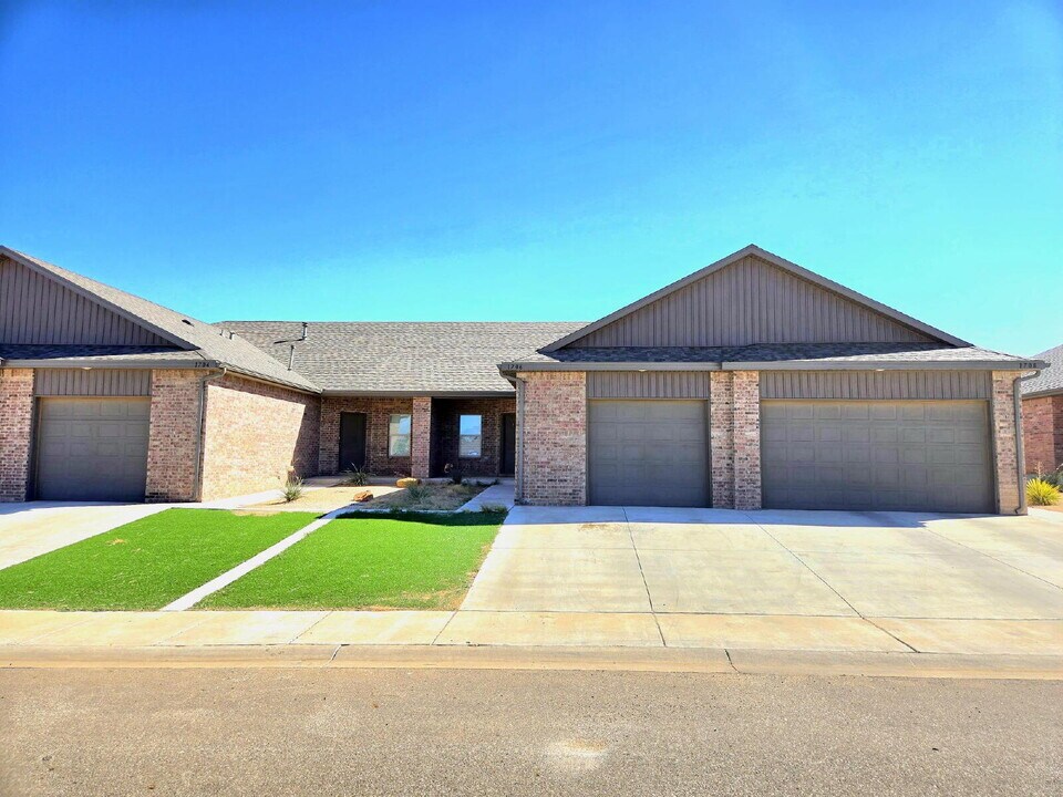1706 Corpus Ave in Wolfforth, TX - Building Photo