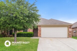 129 Currie Ct in Crowley, TX - Building Photo