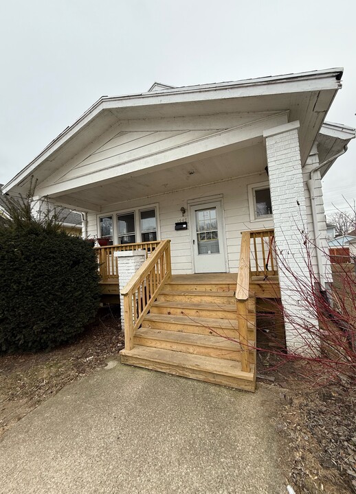 1949 Linden Ave in Racine, WI - Building Photo