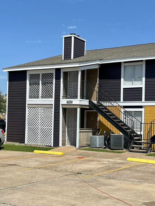 12615 Ashford Meadow Dr in Houston, TX - Foto de edificio - Building Photo