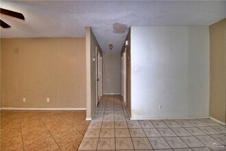 11 West Dr in Edinburg, TX - Building Photo - Building Photo
