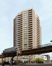 Jefferson Tower in Chicago, IL - Building Photo - Building Photo