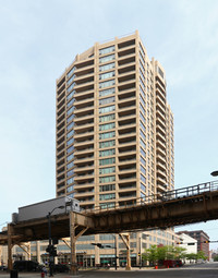 Jefferson Tower in Chicago, IL - Foto de edificio - Building Photo