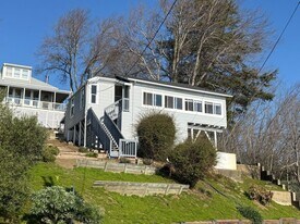 2 Main St in San Quentin, CA - Building Photo