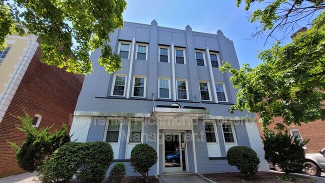 2705 Hanover Ave in Richmond, VA - Building Photo - Building Photo