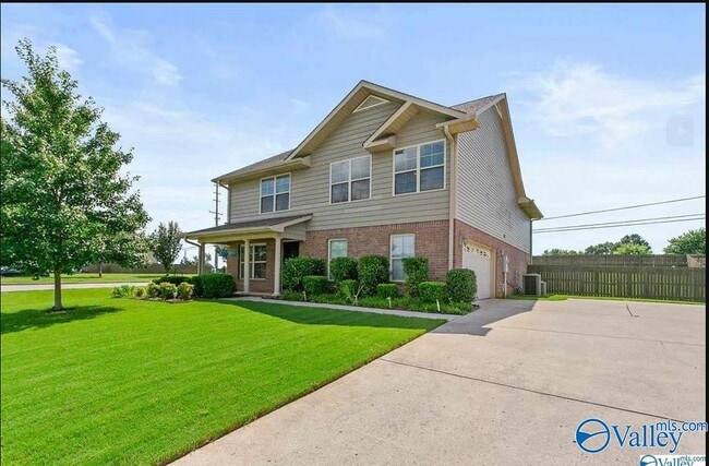 201 De Jan Rd in Madison, AL - Foto de edificio - Building Photo
