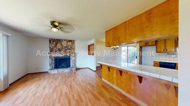 20310 Coral Cir in Hilmar, CA - Building Photo - Building Photo