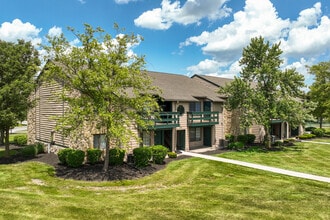 Stone Pointe Village in Fort Wayne, IN - Building Photo - Building Photo