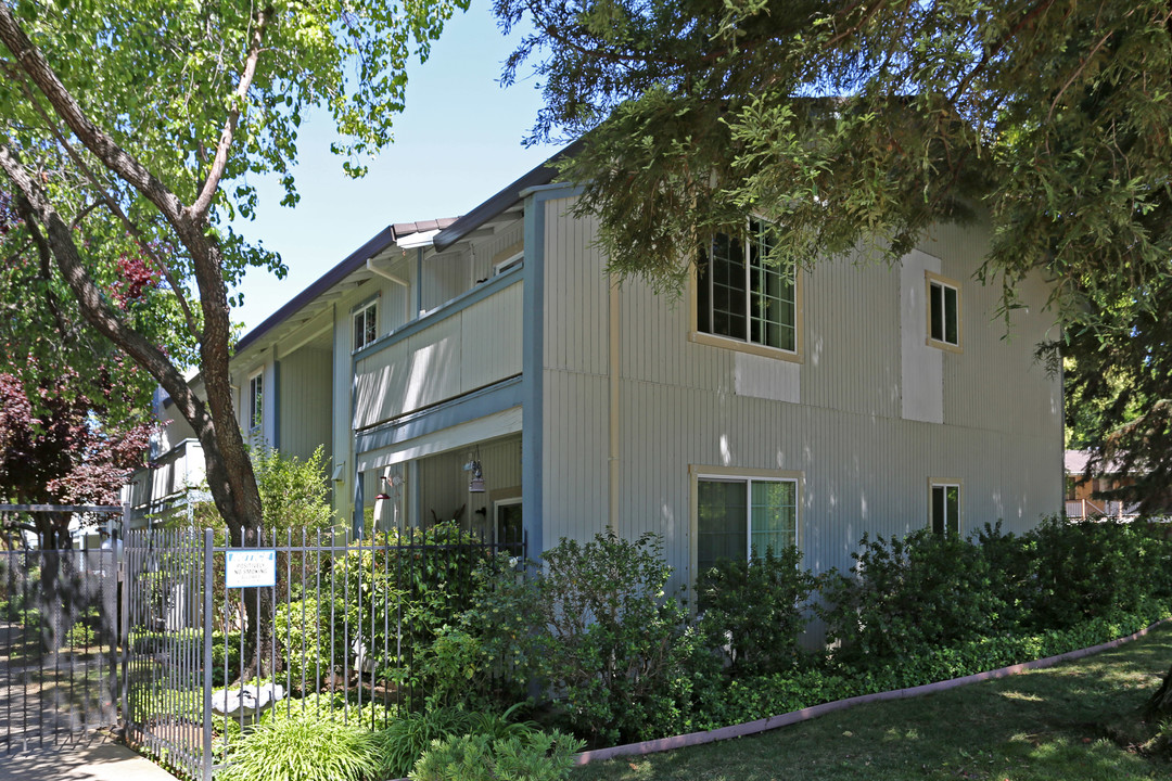 River Park Apartments in Sacramento, CA - Building Photo