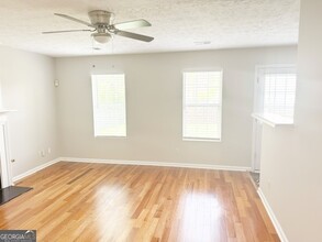 637 Pennybrook Ln in Stone Mountain, GA - Building Photo - Building Photo