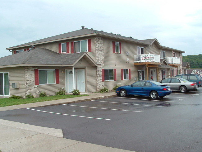 Country Meadows Apartments in Eau Claire, WI - Foto de edificio - Building Photo