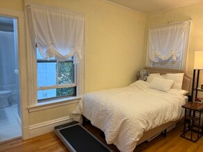 219 Washington St, Unit 8 in Winchester, MA - Foto de edificio - Building Photo