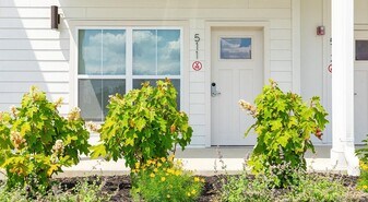 5 Hudson W Dr in Marlboro, NY - Building Photo