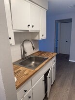 Freelander in Cleveland, OH - Building Photo