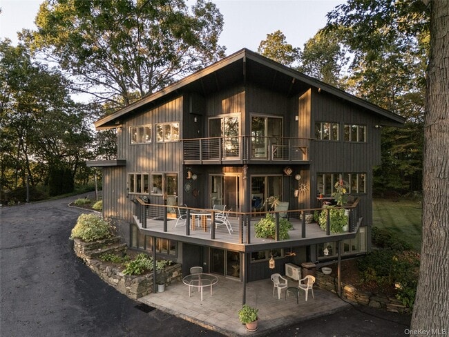 property at 13 Juengst Rd
