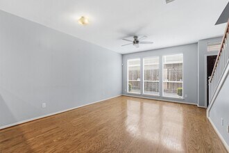 1507 Sutton St in Houston, TX - Building Photo - Building Photo