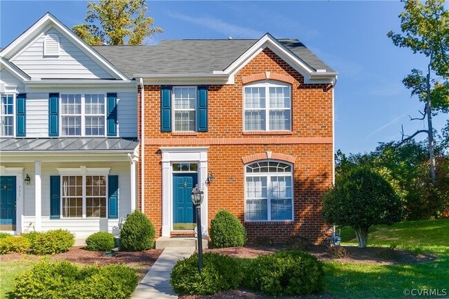 property at 301 Kingscote Ln