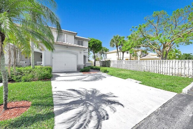 16340 SW 75th St in Miami, FL - Building Photo - Building Photo