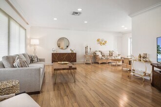990 Nottingham Dr in Naples, FL - Building Photo - Building Photo