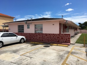 40 W 10th St in Hialeah, FL - Foto de edificio - Building Photo