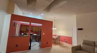 2102 Doolittle Dr, Unit 2102 in Bridgewater, NJ - Foto de edificio - Building Photo