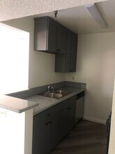 1791 N Sycamore Ave, Unit 413 in Los Angeles, CA - Foto de edificio - Building Photo