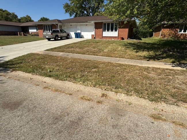 2549 Delaware Dr-Unit -2551 Delaware Dr in Springfield, IL - Building Photo - Building Photo