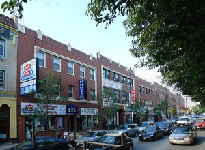 219-249 W Cermak Rd in Chicago, IL - Building Photo - Building Photo
