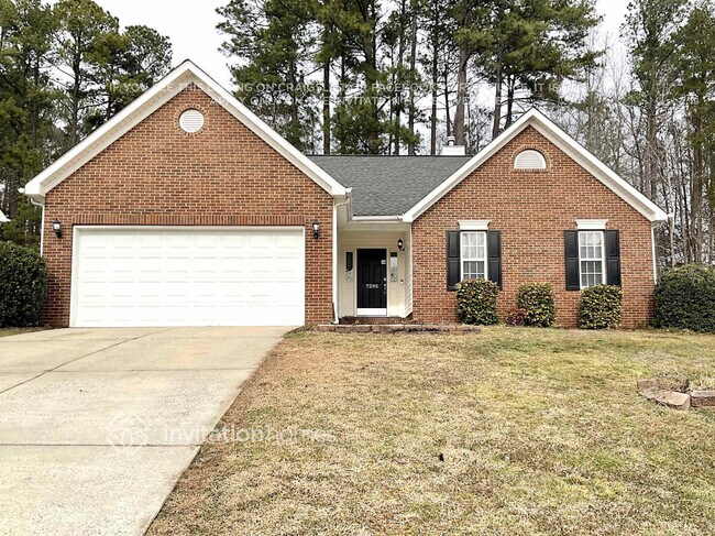 7205 Duchamp Dr in Charlotte, NC - Foto de edificio - Building Photo