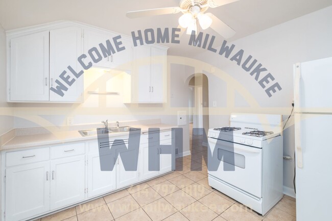 property at 3254 S Kinnickinnic Ave