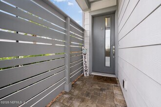 7400 Beach Walk Pl in Jacksonville, FL - Building Photo - Building Photo