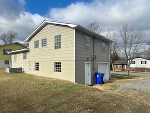 1109 Hedgeview Way SW in Cleveland, TN - Building Photo - Building Photo
