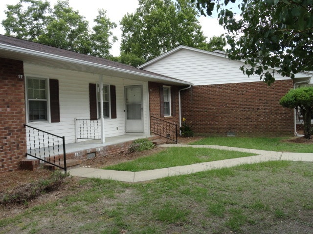 McLeod Village in Elizabethtown, NC - Foto de edificio