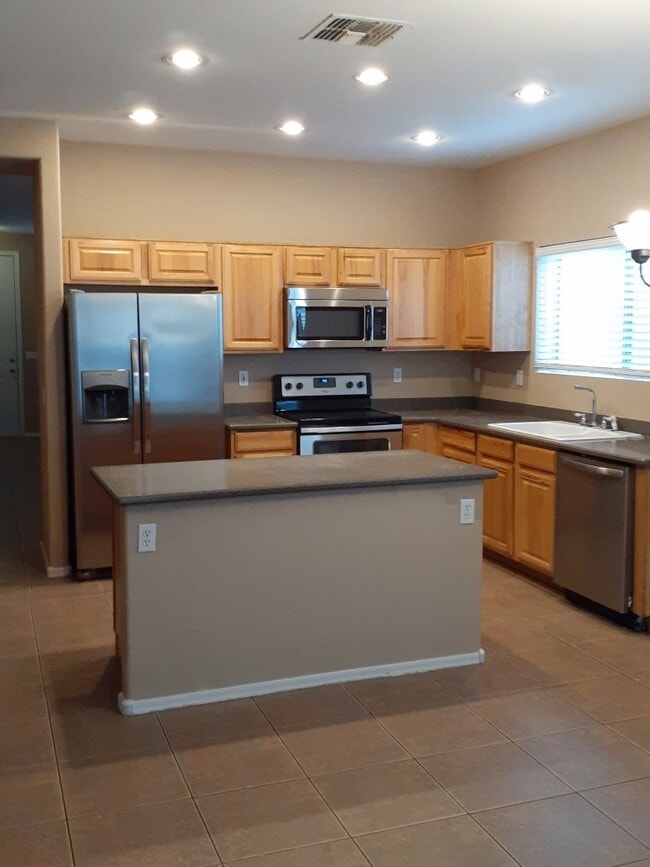 property at 2428 W Roeser Rd