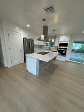 10839 Fellows Ave in Los Angeles, CA - Foto de edificio - Building Photo