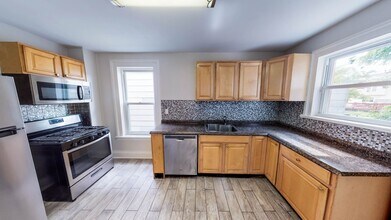 30 Henry St in New Haven, CT - Building Photo - Building Photo