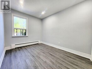 122 Newcastle St in Toronto, ON - Building Photo - Building Photo