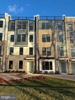 20827 Cloongee Ter in Sterling, VA - Building Photo