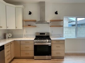 4917 W Flight Ave, Unit 2 in Santa Ana, CA - Building Photo