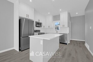3270 Dallas Schmidt Dr NW in Edmonton, AB - Building Photo